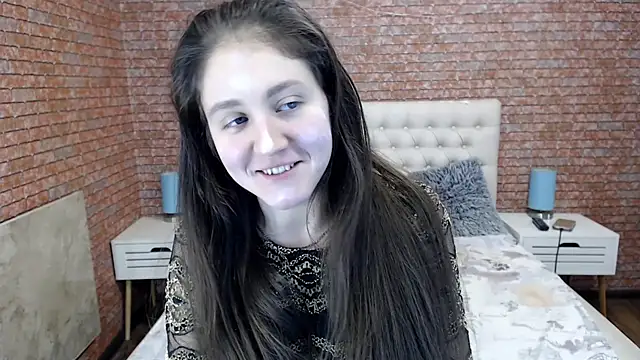 Snapshot of Holliy_Cooper chatting on 01-10-25, 06:09 Holliy Cooper online show from 01-10-25, 06:09