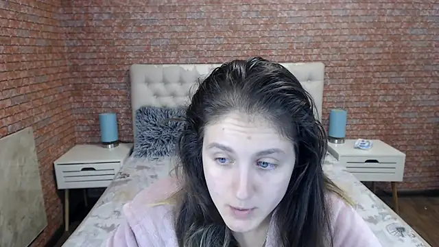 Snapshot of Holliy_Cooper chatting on 09-23-25, 07:22 Holliy Cooper online show from 09-23-25, 07:22