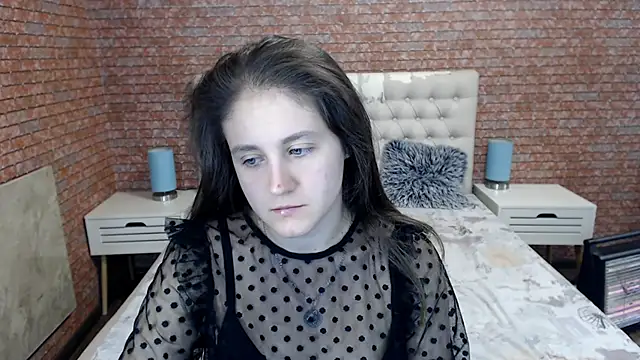 Snapshot of Holliy_Cooper chatting on 10-03-25, 07:27 Holliy Cooper online show from 10-03-25, 07:27