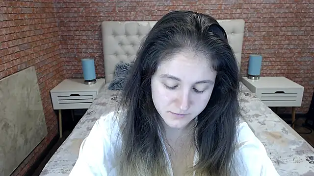 Snapshot of Holliy_Cooper chatting on 10-07-25, 08:00 Holliy Cooper online show from 10-07-25, 08:00