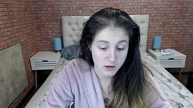 Snapshot of Holliy_Cooper chatting on 10-14-25, 07:42 Holliy Cooper online show from 10-14-25, 07:42