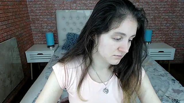 Snapshot of Holliy_Cooper chatting on 11-04-25, 08:24 Holliy Cooper online show from 11-04-25, 08:24