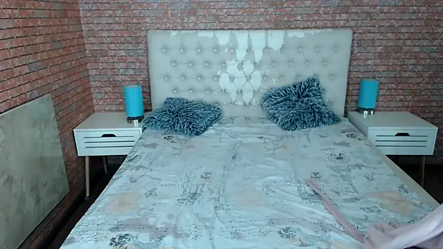 Holliy Cooper online show from 11-13-25, 08:13