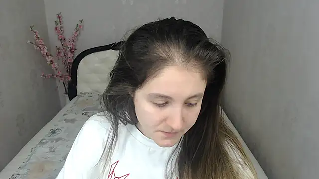 Holliy Cooper online show from 12-14-25, 09:47