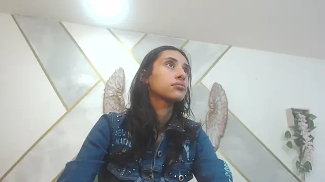 Snapshot of RoxanaCyrano_ chatting on 12-10-24, 07:00 RoxanaCyrano online show from 12-10-24, 07:00