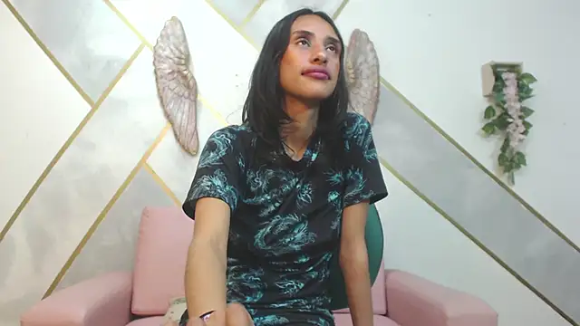 Snapshot of RoxanaCyrano_ chatting on 01-14-25, 10:02 RoxanaCyrano online show from 01-14-25, 10:02