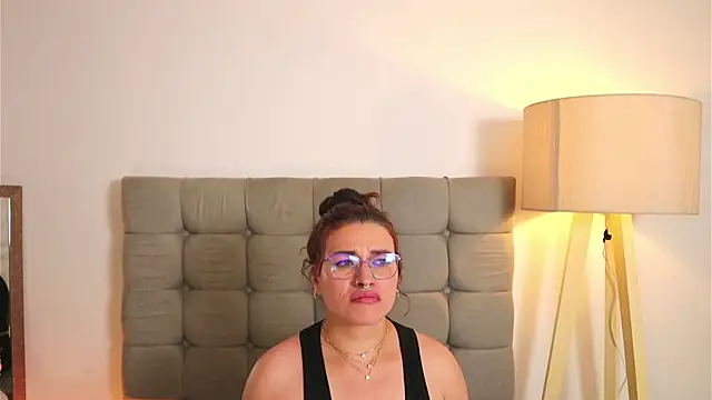 Snapshot of alix_bay chatting on 01-31-25, 02:15 alix bay online show from 01-31-25, 02:15