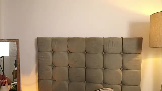 Snapshot of alix_bay chatting on 02-10-25, 08:10 alix bay online show from 02-10-25, 08:10