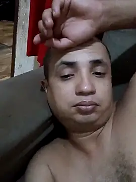 Snapshot of pirucudo17 chatting on 10-05-25, 01:59 pirucudo17 online show from 10-05-25, 01:59