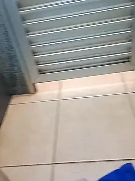 Snapshot of pirucudo17 chatting on 10-21-25, 04:30 pirucudo17 online show from 10-21-25, 04:30