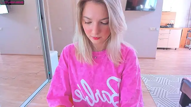 Snapshot of liloneforyou chatting on 10-03-25, 10:34 liloneforyou online show from 10-03-25, 10:34