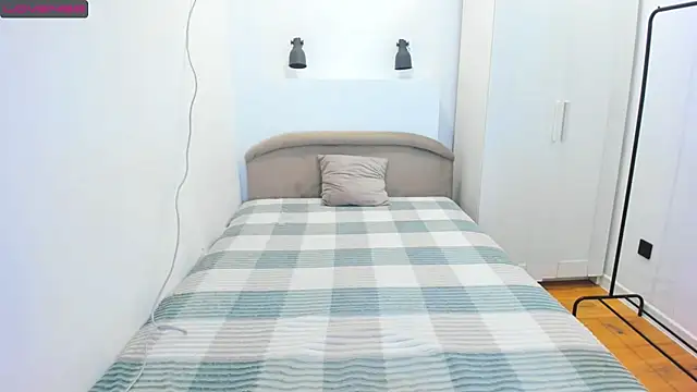 Snapshot of liloneforyou chatting on 10-11-25, 12:58 liloneforyou online show from 10-11-25, 12:58