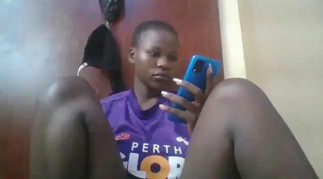 Snapshot of prettychic5 chatting on 12-21-24, 08:07 prettychic5 online show from 12-21-24, 08:07