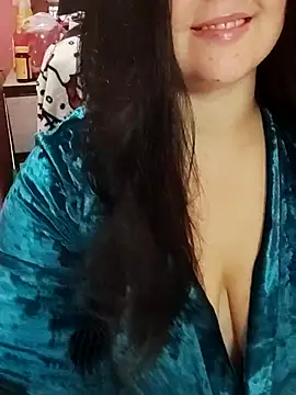 Snapshot of ErikaVlovely chatting on 10-22-25, 10:42 ErikaVlovely online show from 10-22-25, 10:42