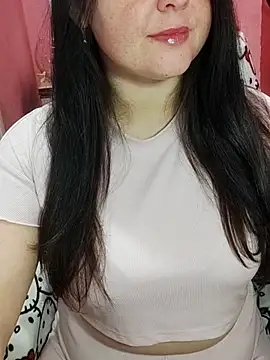 Snapshot of ErikaVlovely chatting on 10-30-25, 02:02 ErikaVlovely online show from 10-30-25, 02:02