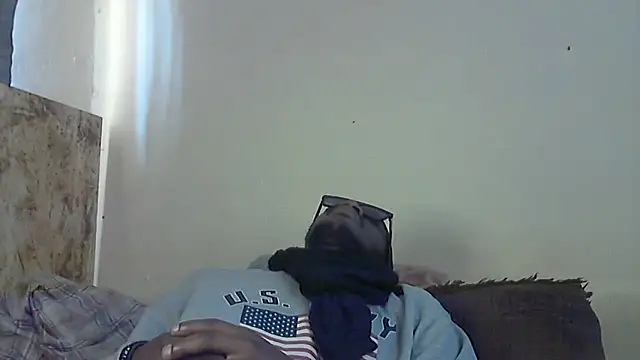 Snapshot of BIGDICKMULLAH chatting on 09-17-25, 08:27 BIGDICKMULLAH online show from 09-17-25, 08:27