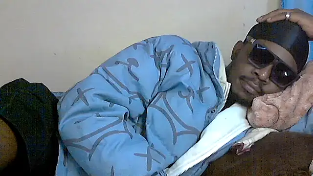 Snapshot of BIGDICKMULLAH chatting on 09-20-25, 02:01 BIGDICKMULLAH online show from 09-20-25, 02:01