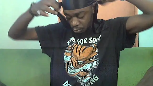 Snapshot of BIGDICKMULLAH chatting on 10-26-25, 09:48 BIGDICKMULLAH online show from 10-26-25, 09:48