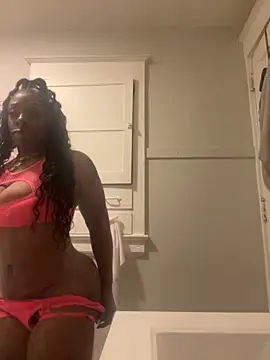 immona online show from 10-28-25, 07:12