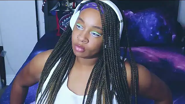 Snapshot of temptressbeauty24 chatting on 03-22-26, 12:58 temptressbeauty24 online show from 03-22-26, 12:58