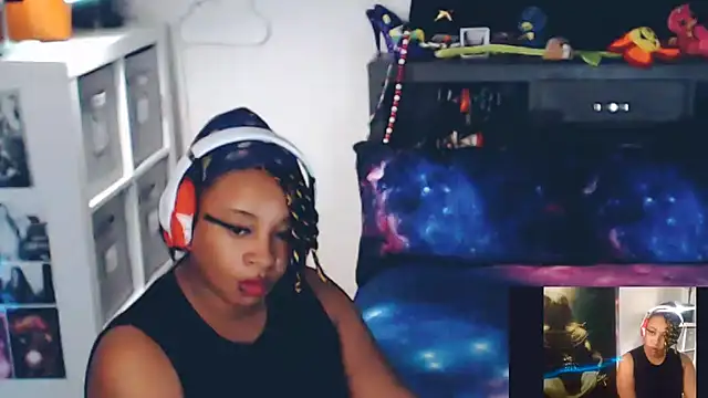 Snapshot of temptressbeauty24 chatting on 03-29-26, 11:05 temptressbeauty24 online show from 03-29-26, 11:05