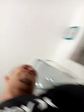 Snapshot of emrehliug12 chatting on 09-12-25, 04:40 emrehliug12 online show from 09-12-25, 04:40