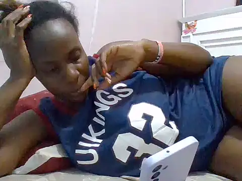sweet-fancy online show from 06-13-26, 04:05