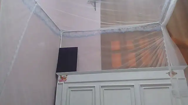 sweet-fancy online show from 08-08-26, 06:37