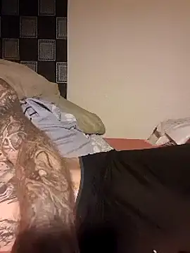 Snapshot of PIercingBoy38 chatting on 01-22-25, 04:02 PIercingBoy38 online show from 01-22-25, 04:02