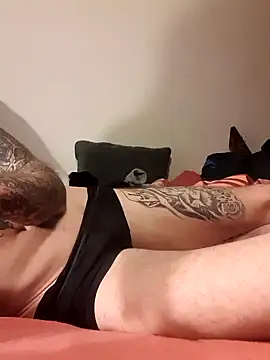 Snapshot of PIercingBoy38 chatting on 01-27-25, 12:54 PIercingBoy38 online show from 01-27-25, 12:54