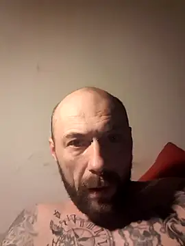 Snapshot of PIercingBoy38 chatting on 02-25-25, 10:39 PIercingBoy38 online show from 02-25-25, 10:39