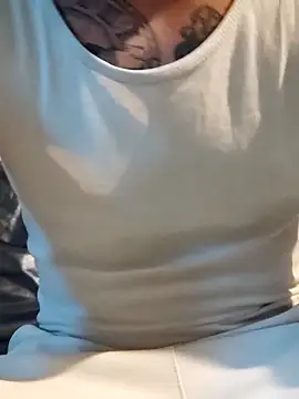 Snapshot of PIercingBoy38 chatting on 09-08-25, 05:56 PIercingBoy38 online show from 09-08-25, 05:56