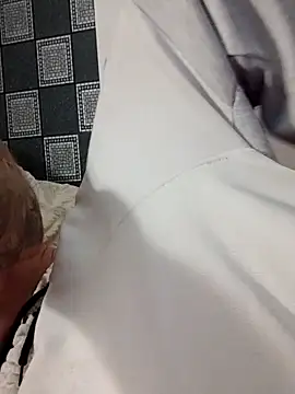 Snapshot of PIercingBoy38 chatting on 09-10-25, 11:27 PIercingBoy38 online show from 09-10-25, 11:27