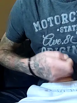 Snapshot of PIercingBoy38 chatting on 09-24-25, 01:47 PIercingBoy38 online show from 09-24-25, 01:47