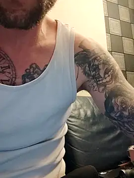 Snapshot of PIercingBoy38 chatting on 10-02-25, 07:43 PIercingBoy38 online show from 10-02-25, 07:43