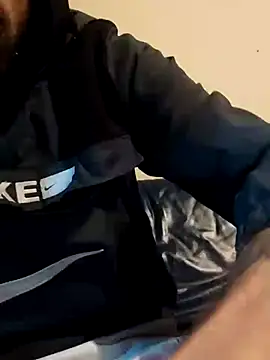 Snapshot of PIercingBoy38 chatting on 10-04-25, 04:27 PIercingBoy38 online show from 10-04-25, 04:27