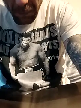 Snapshot of PIercingBoy38 chatting on 10-30-25, 03:35 PIercingBoy38 online show from 10-30-25, 03:35