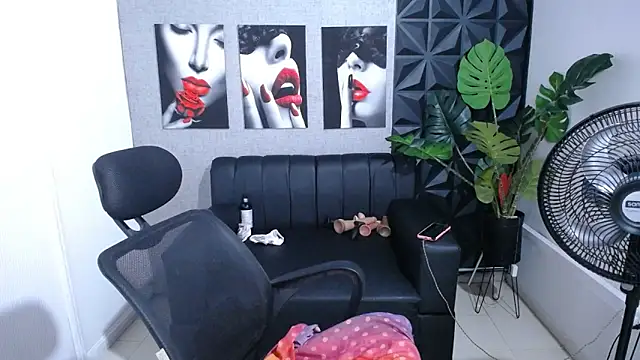 Valentinaa mature online show from 06-22-26, 11:35