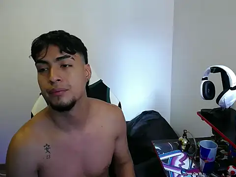 Snapshot of matias_bianco chatting on 11-16-25, 08:25 matias bianco online show from 11-16-25, 08:25