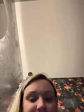 Snapshot of Bella-Tight chatting on 02-14-26, 09:22 Bella-Tight online show from 02-14-26, 09:22