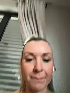 Snapshot of Bella-Tight chatting on 03-26-26, 07:14 Bella-Tight online show from 03-26-26, 07:14