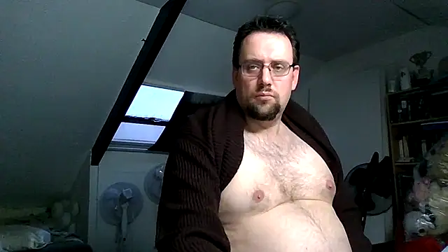 rdewaard81 online show from 12-03-25, 03:21