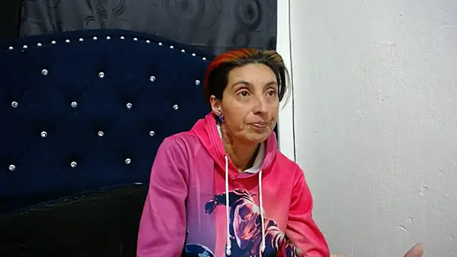 Snapshot of anyu1306 chatting on 01-06-25, 02:37 anyu1306 online show from 01-06-25, 02:37