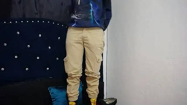 Snapshot of anyu1306 chatting on 03-21-25, 01:24 anyu1306 online show from 03-21-25, 01:24