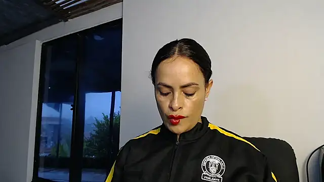 Snapshot of susana07 chatting on 03-04-26, 11:27 susana07 online show from 03-04-26, 11:27