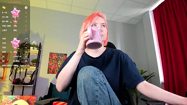 ReiYosimoto online show from 10-05-25, 11:41