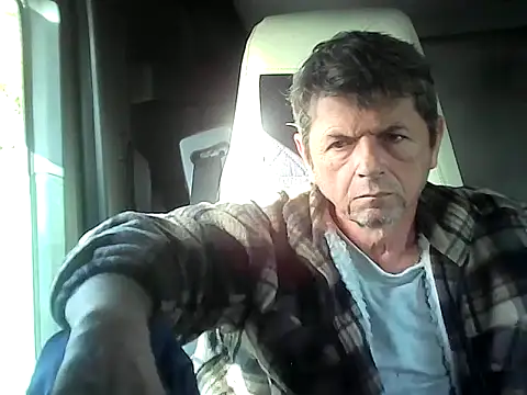 Snapshot of czarek888 chatting on 10-25-25, 01:29 czarek888 online show from 10-25-25, 01:29