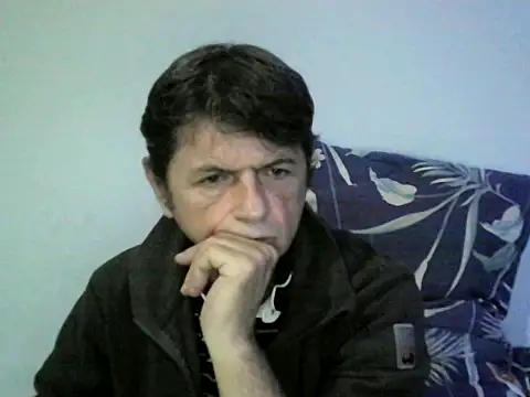 Snapshot of czarek888 chatting on 12-20-25, 06:15 czarek888 online show from 12-20-25, 06:15