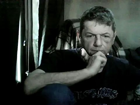 Snapshot of czarek888 chatting on 03-21-26, 05:16 czarek888 online show from 03-21-26, 05:16