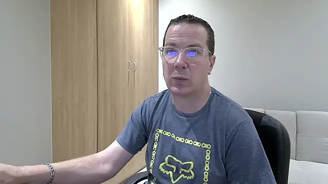 BrettJ81 online show from 10-07-25, 04:26